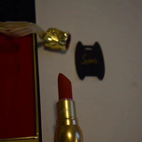 Brand New Christian Louboutin Diva 505M Velvet Matte Lipstick